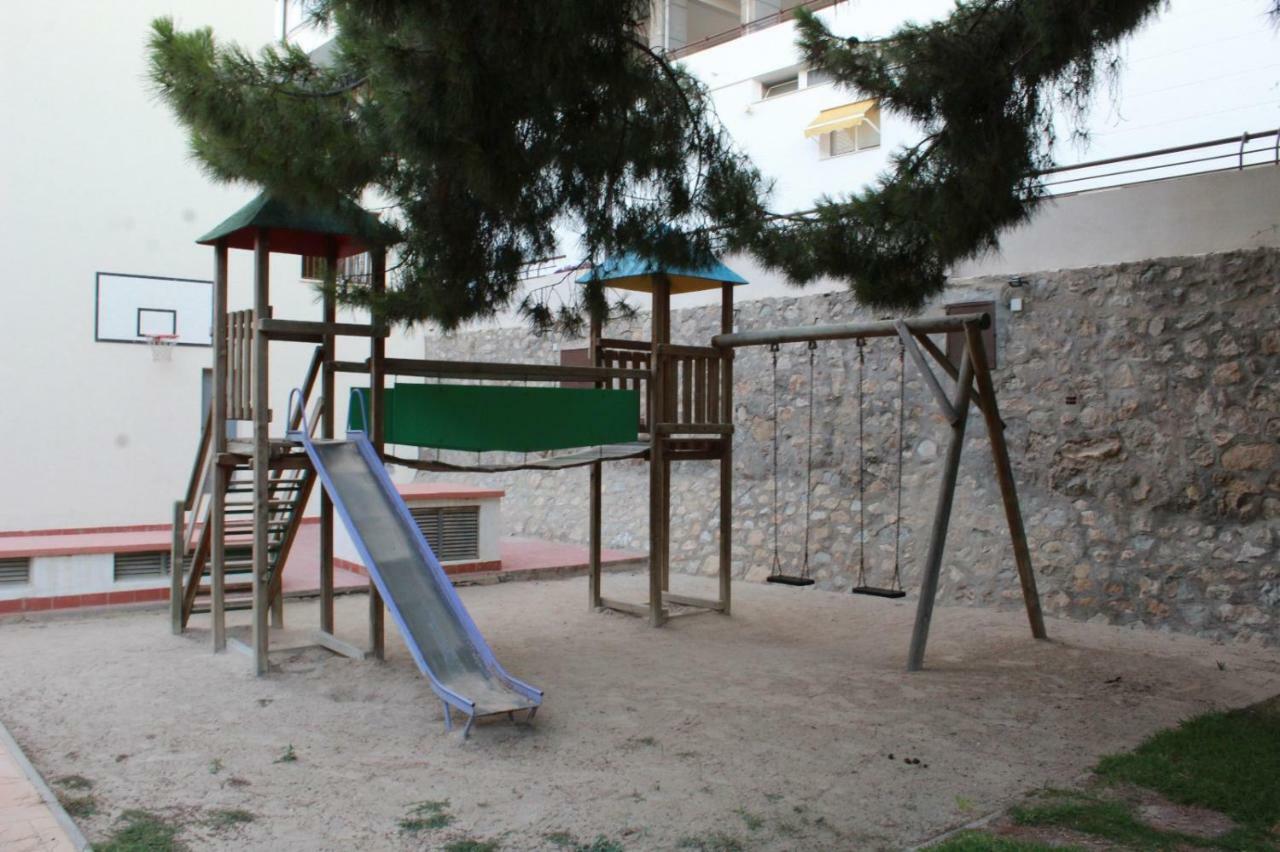 A 50 Metros Del Mar Y En 2 Paradas De Bus Estas En El Centro De Αλικάντε Εξωτερικό φωτογραφία